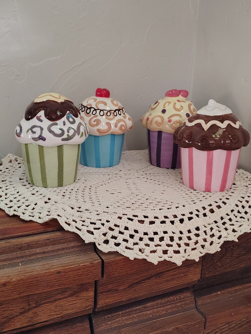 American Atelier Confections Cupcake Holders Set Of 4
